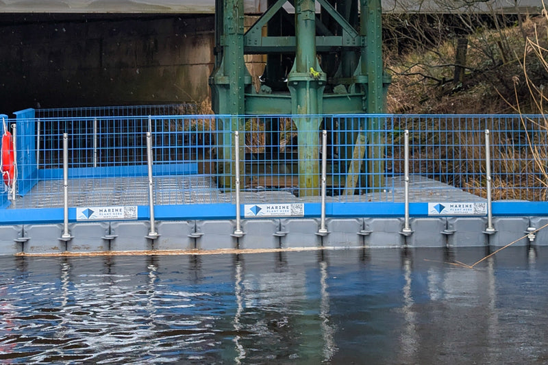Floating pontoon platform with edge protection for bridge inspection access